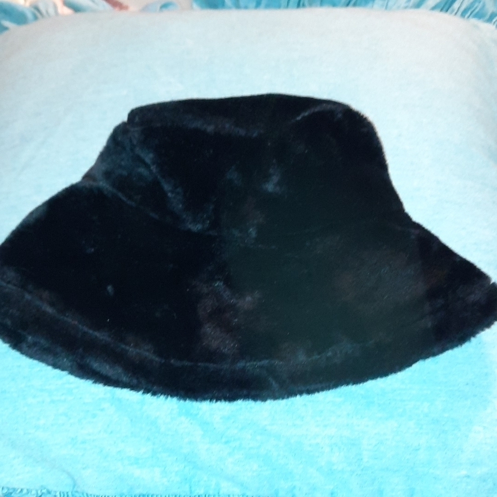 Vintage Betmar New York fur 90's black bucket hat,  " 4 Non Blondes look "